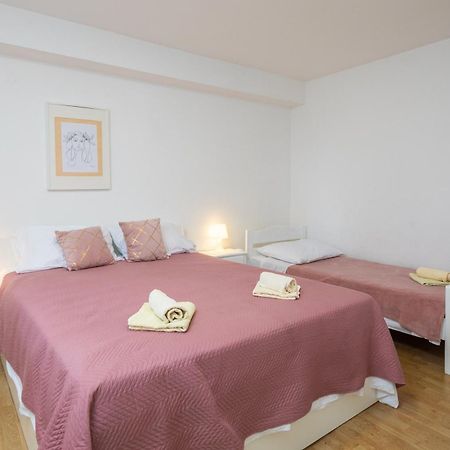 Apartments Roza Оміш Екстер'єр фото