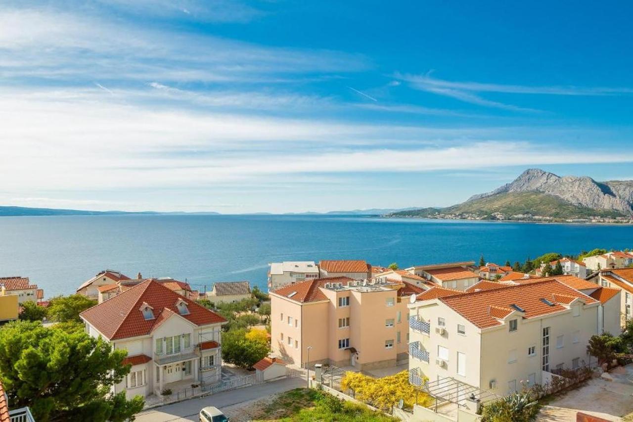 Apartments Roza Оміш Екстер'єр фото