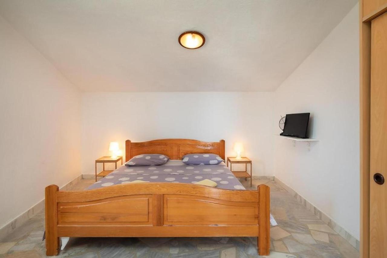 Apartments Roza Оміш Екстер'єр фото