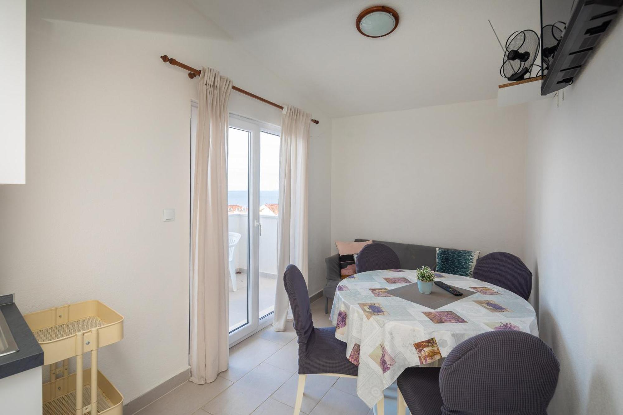 Apartments Roza Оміш Екстер'єр фото