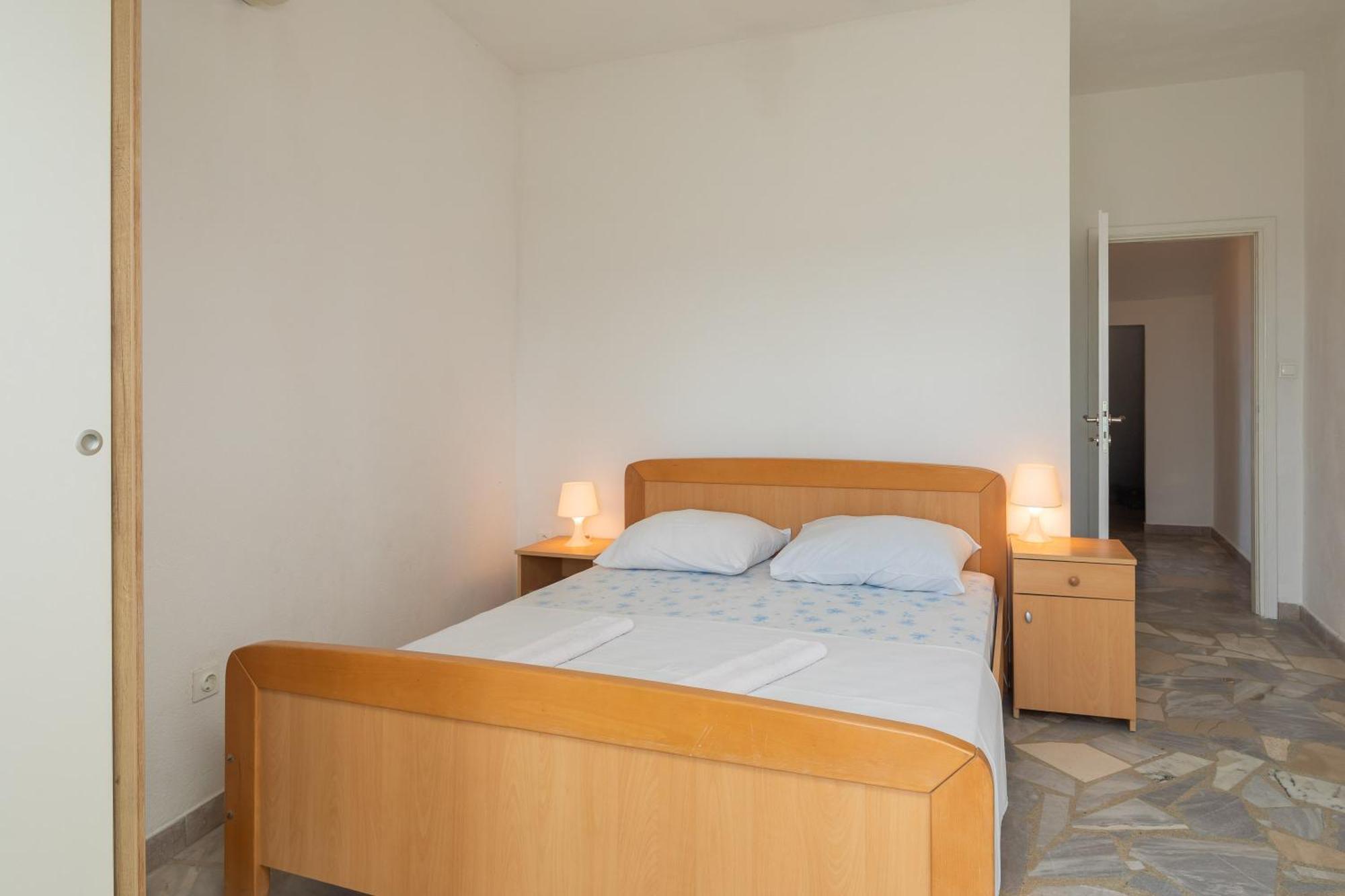 Apartments Roza Оміш Екстер'єр фото