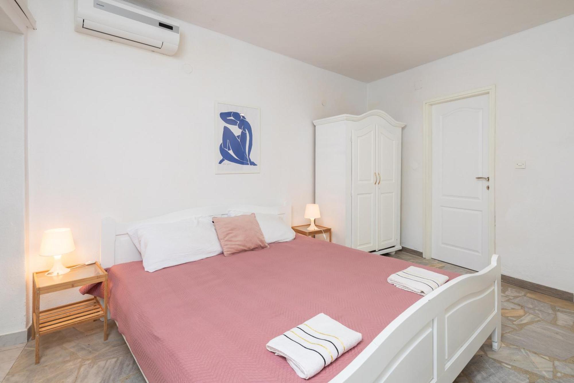 Apartments Roza Оміш Екстер'єр фото