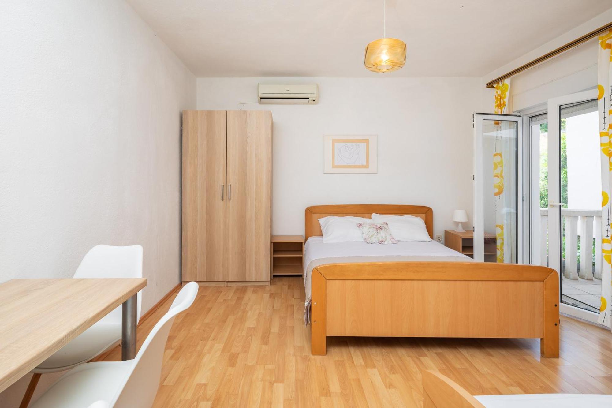 Apartments Roza Оміш Екстер'єр фото