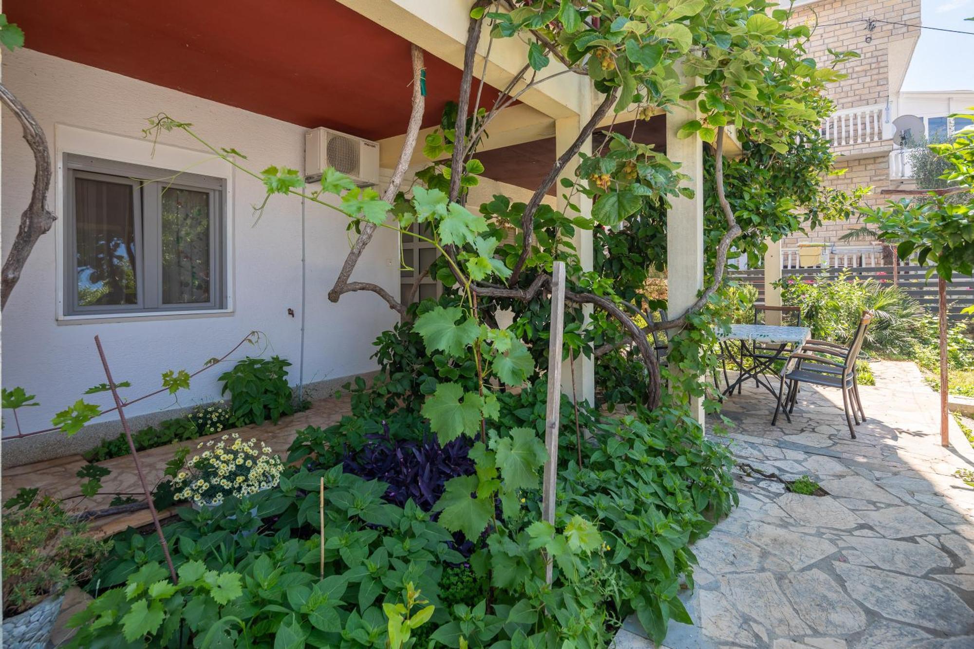 Apartments Roza Оміш Екстер'єр фото