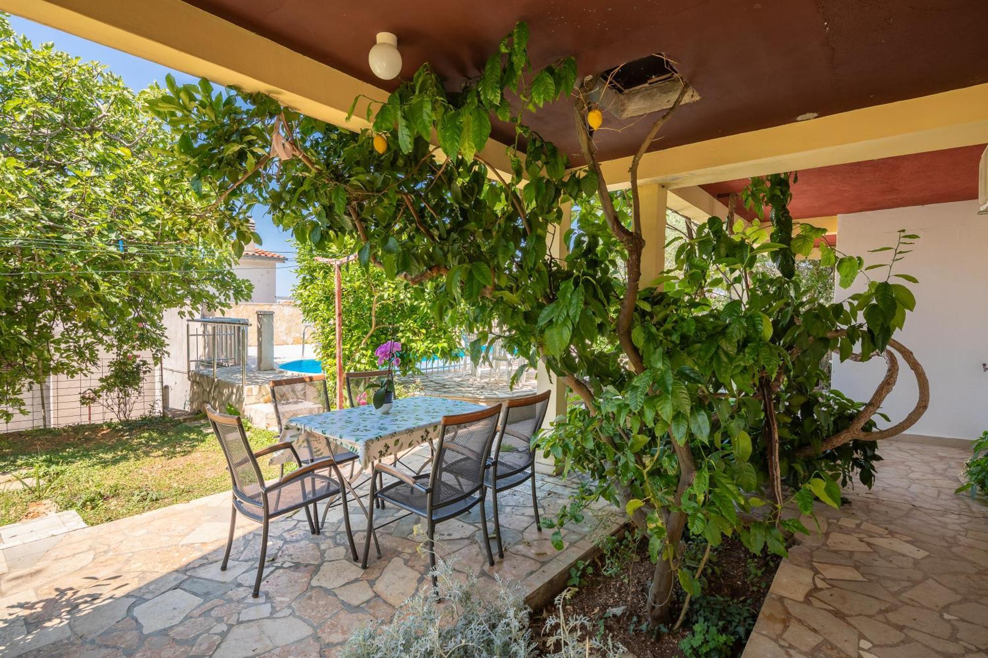 Apartments Roza Оміш Екстер'єр фото
